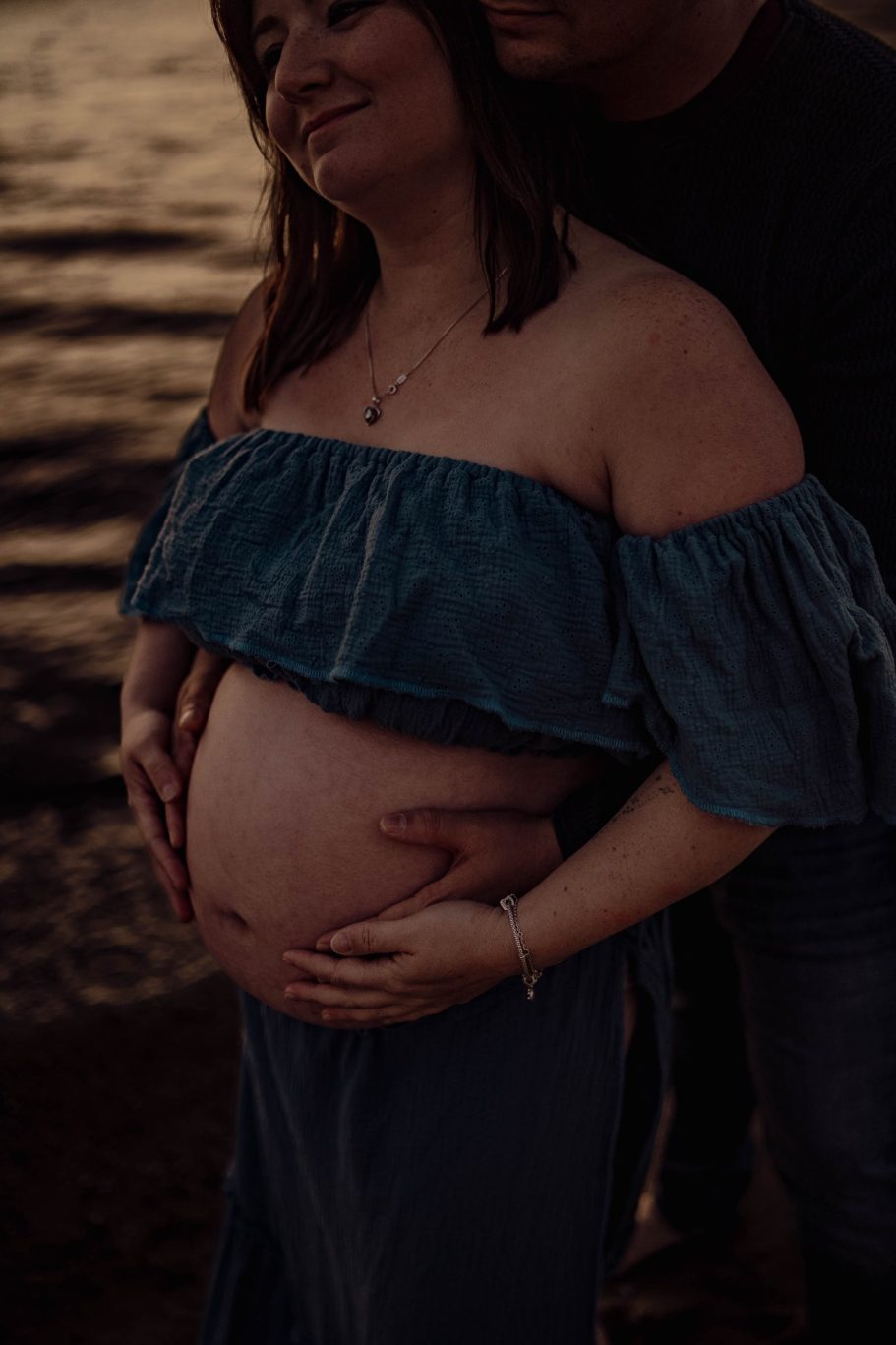 Natürliche Babybauchbilder im Hunsrück nahe Bingen am Rhein
