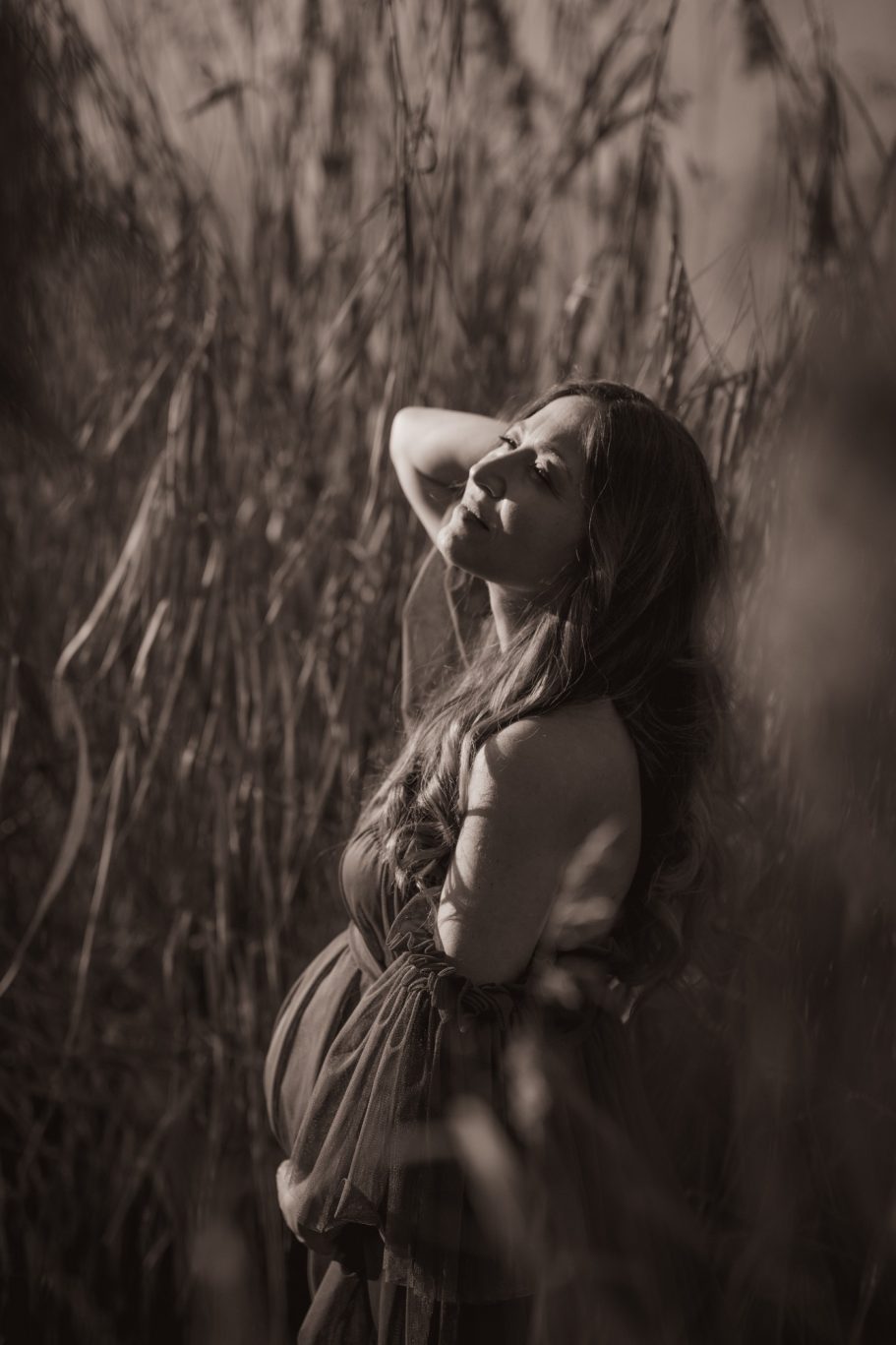 Emotionales Babybauchshooting im Hunsrück – natürliche Schwangerschaftsbilder in der Natur